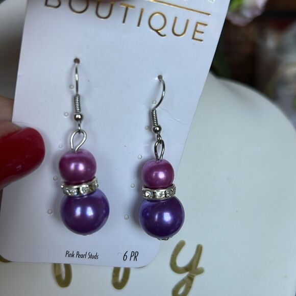 Carmie’s boutique Earrings NWT pearls design with dust bag - Picture 5 of 6